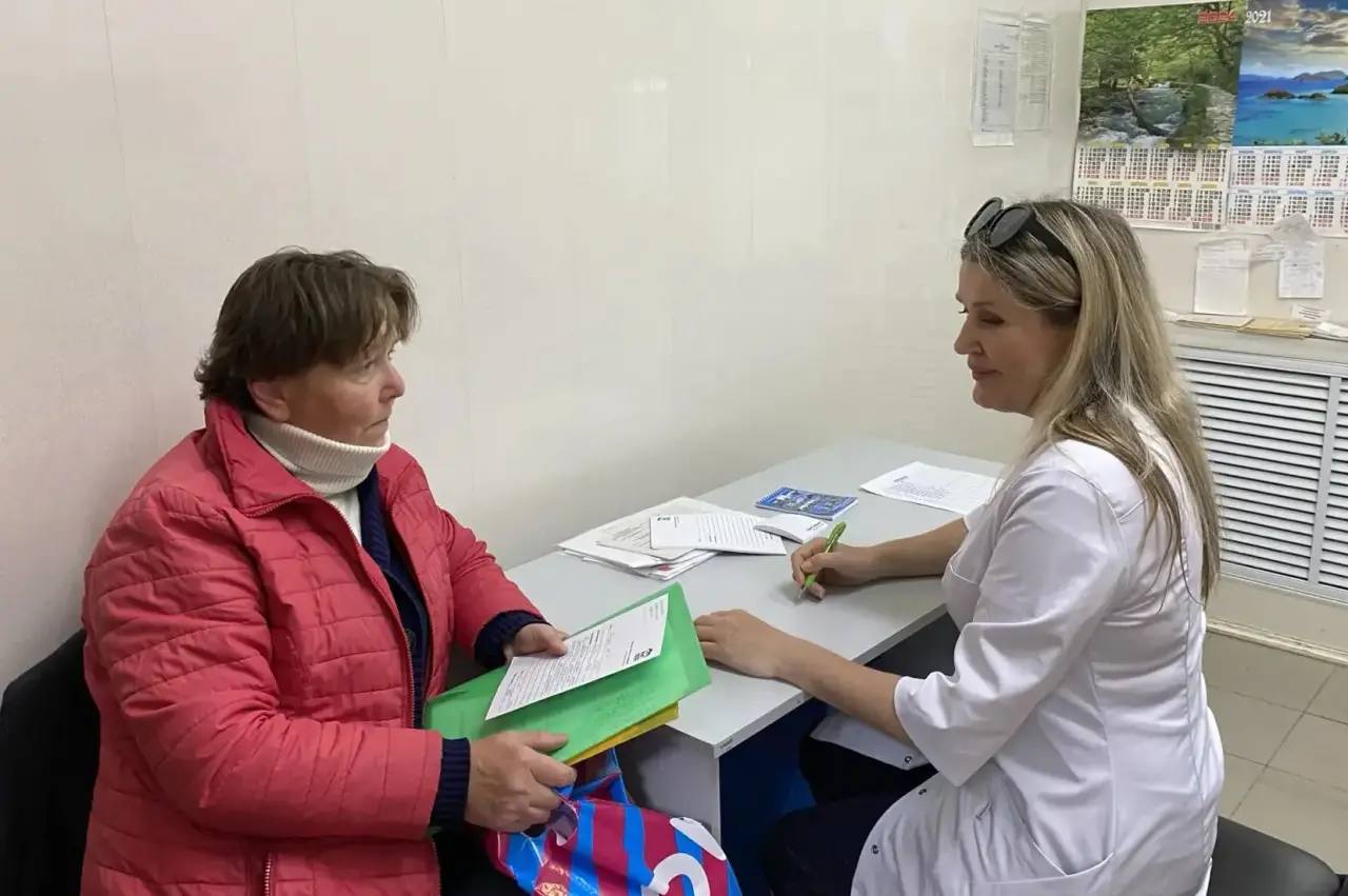 В Лысогорском районе прошёл выездной приём узкопрофильных врачей